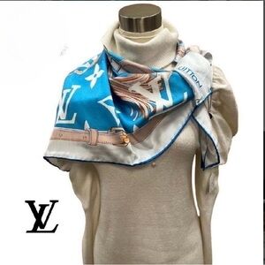 Louis Vuitton Blue and White Women's Scarf